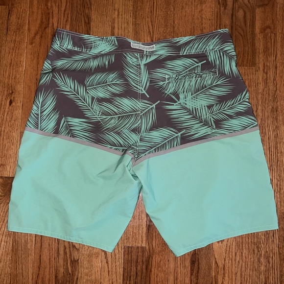 Quiet Storm Tropical Light Green Swim Bottoms / Trunks Men’s Size 38 - Picture 6 of 6